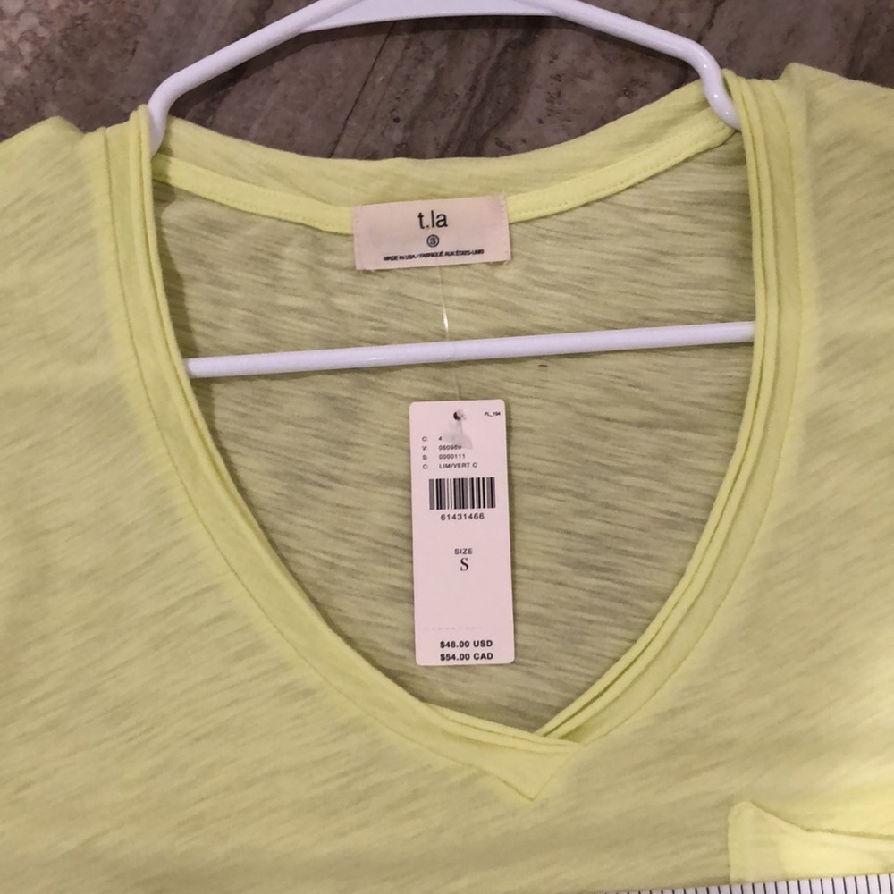 NWT Anthropologie t.la Lim/ Vert Classic V-Neck T-Shirt Size Small - Picture 8 of 12